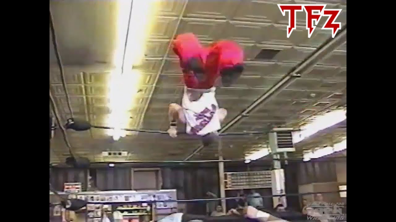 Ric Blade's Slingshot 450 Splash