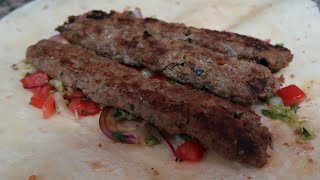 كباب تركي باللحم المفروم (اذانا)سندويش تركي في شوارع اسطنبول?Turkish Kebab