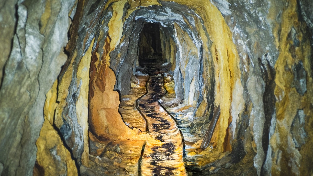 Searching for Lost Goldmines Hidden in NZ Wilderness - Waiorongomai Valley