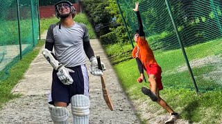 Om Ne LEATHER Ki BALL Main Part Mein Maar Di 😭 Zor Se Bowling Karte Hue !!