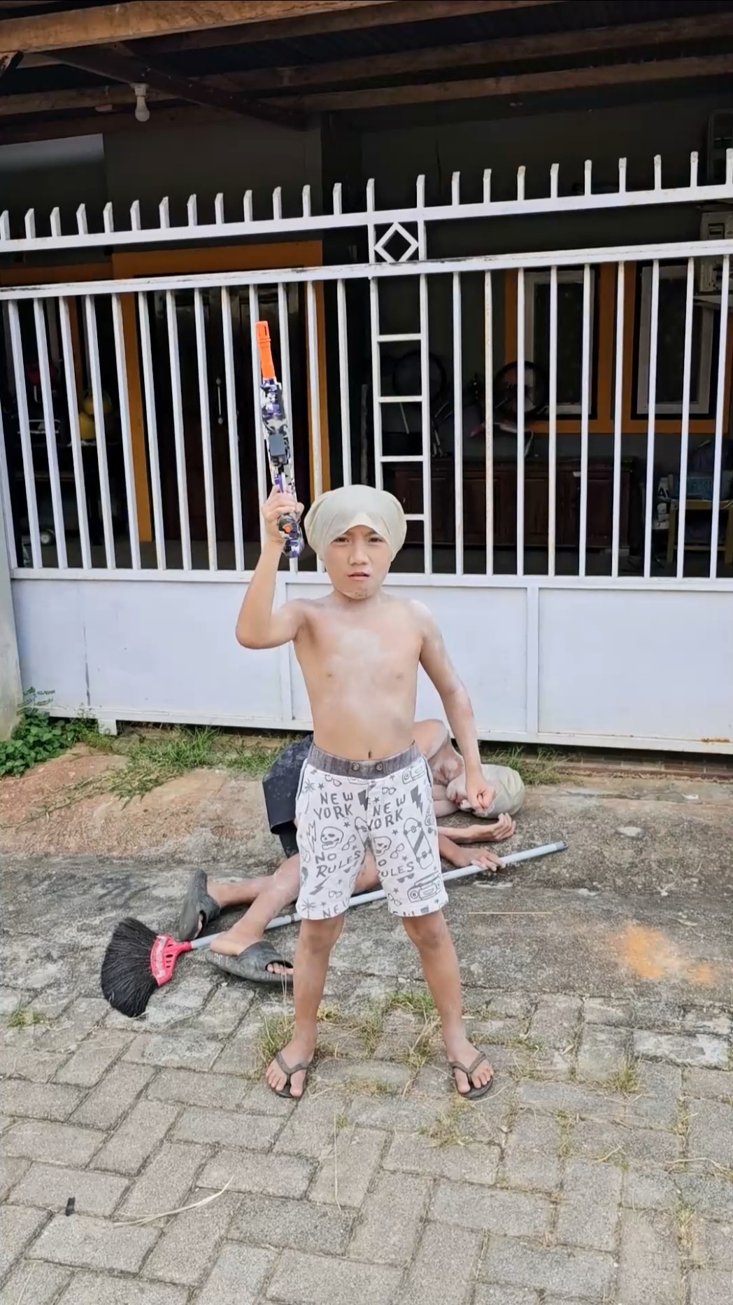 This kid is furious