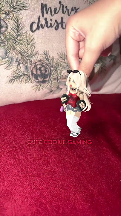 Download lagu I'm not cute anymore