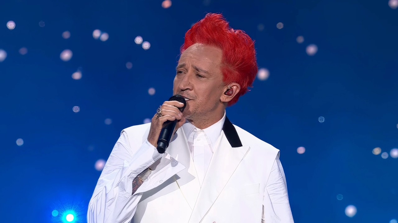 PUBLICZNOŚC W SOPOCIE WSTAŁA PO TYM NUMERZE.  | 30-LECIE NA SCENIE