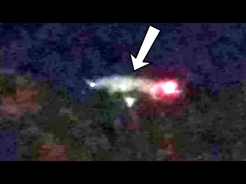 Strange thing caught on camera in Florida! A UFO next to the plane