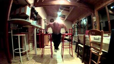 Guillaume Bourgeois, 15 back of hands Jump Dips