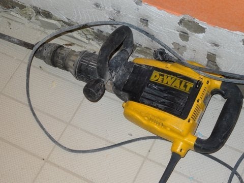 Der Stemmhammer DeWalt im Test - YouTube