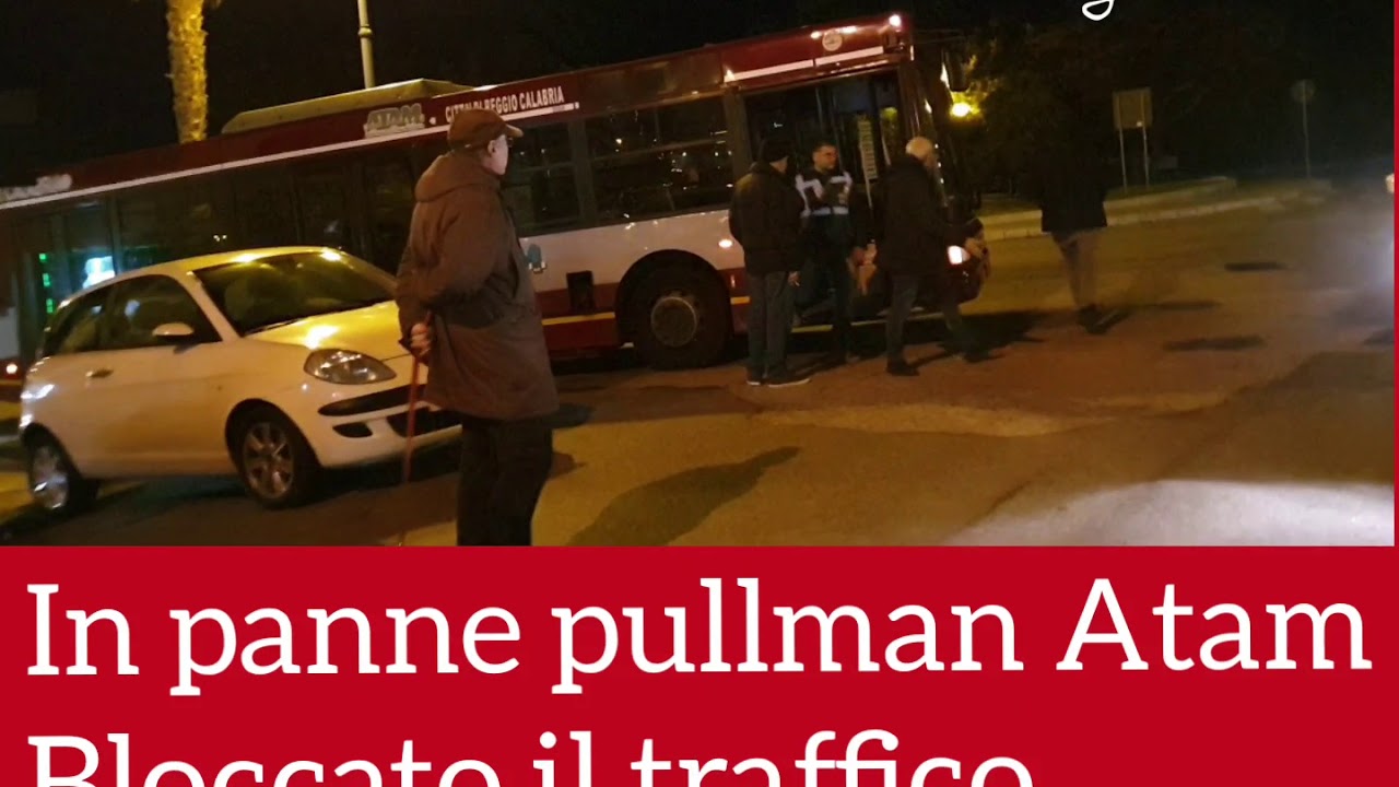 Autobus ATAM in panne Reggio Calabria 18 febbraio 2019.
Bloccato il traffico all'altezza del Viale R