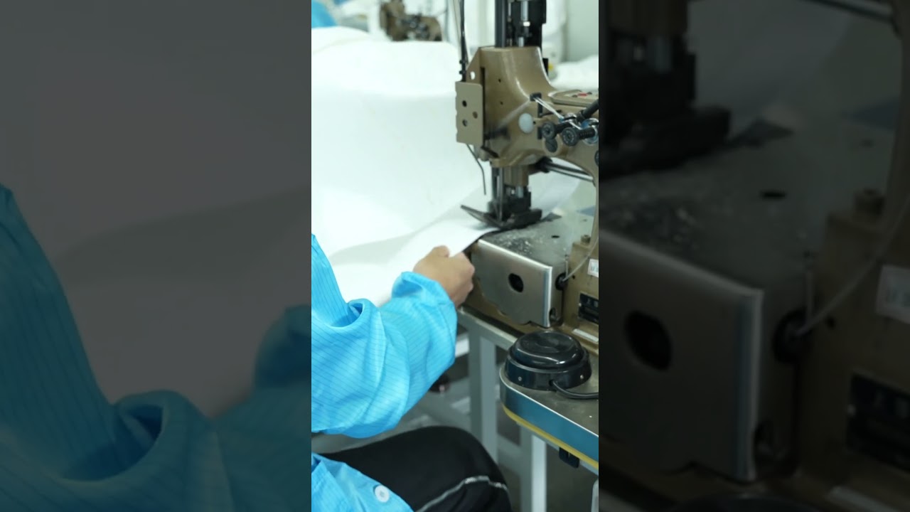 Industrial FIBC Packagings are being sewn. 