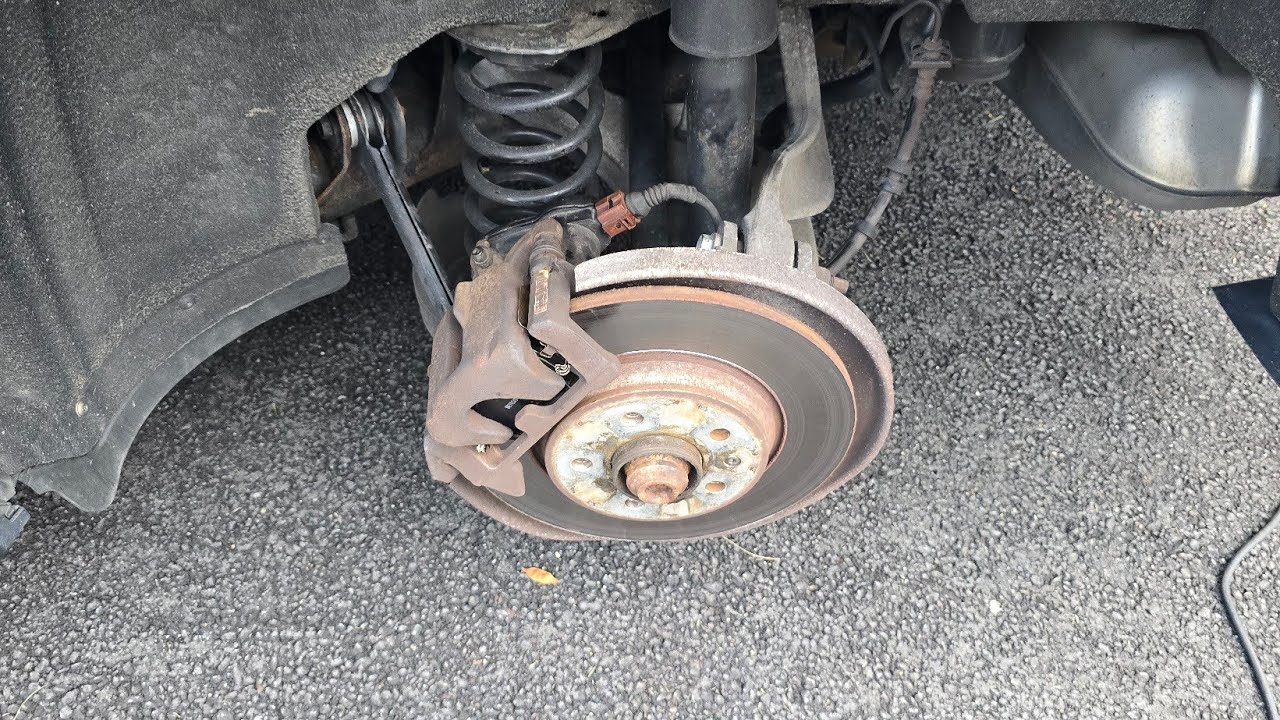 Audi Q5 Rear Brake Pads Replacement with Electric Emergency Motor 2009 to 2017