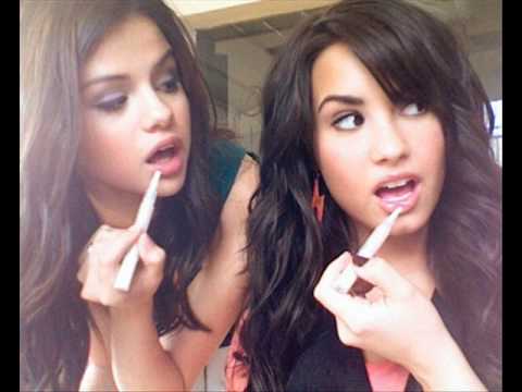 SELENA GOMEZ & DEMI LOVATO-HIGHWAY-AMIGAS POR SIEMPRE