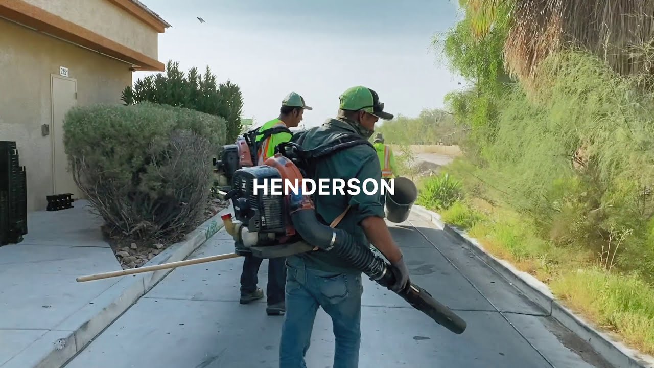 Commercial landscape maintenance service