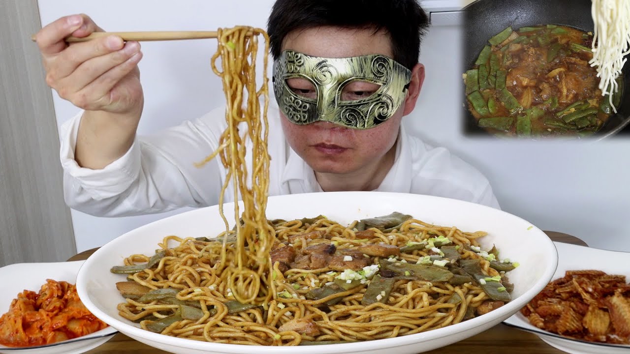 A simple stewed noodles with pork belly and beans fills my stomach and warms my heart YouTube