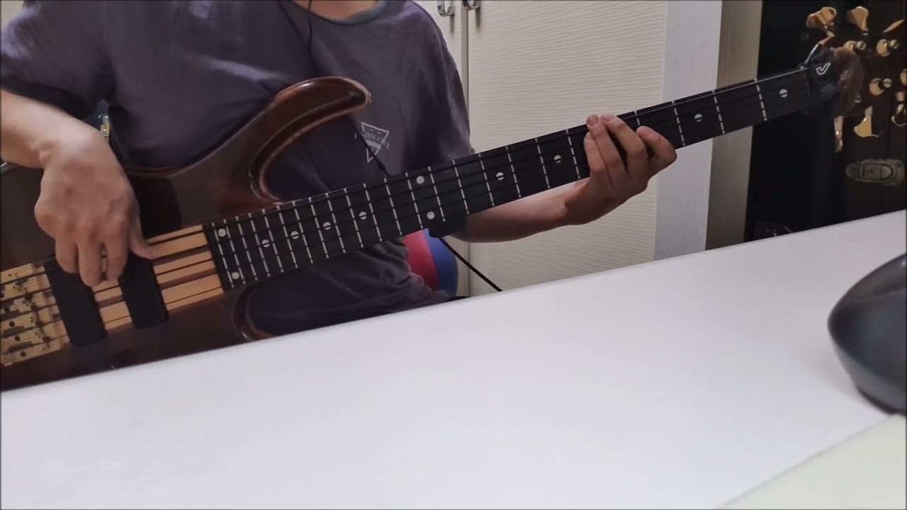 Arai Yumi 荒井由実 - Rouge no Dengon ルージュの伝言 (bass cover)