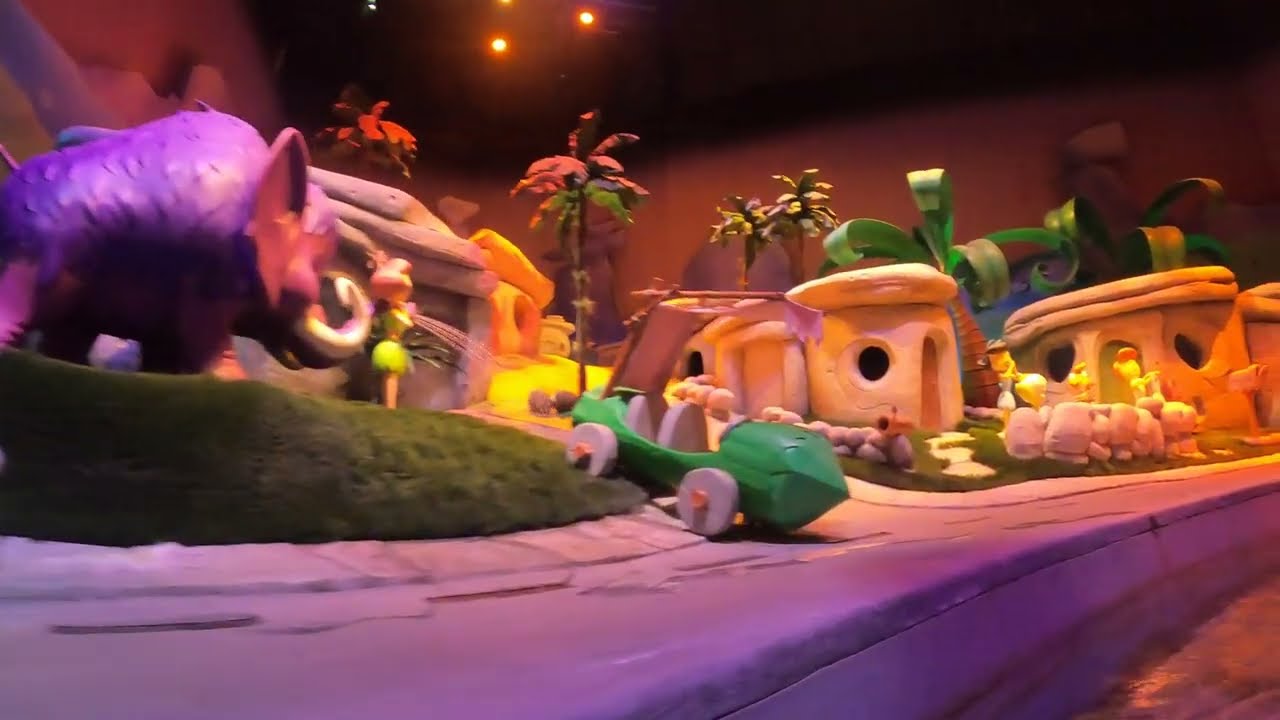 Crazy Log Flume with Turntable - Flintstones Bedrock River Adventure POV Warner Bros World Abu Dhabi