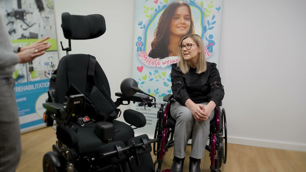 Spełniliśmy cel! Wózek z pionizacją i windą dla Agnieszki! / Fundacja Wstawaj Alicja