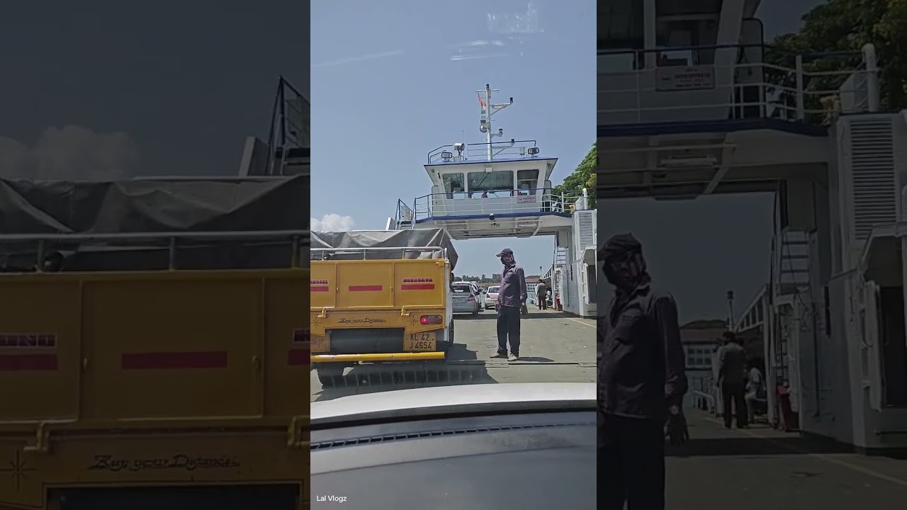 Entering Jankar Ferry Vypin