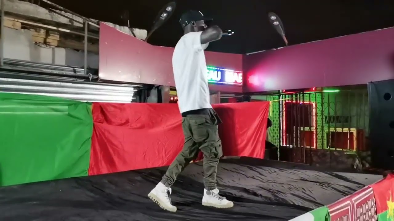 N-man en prestation Anoumanbo