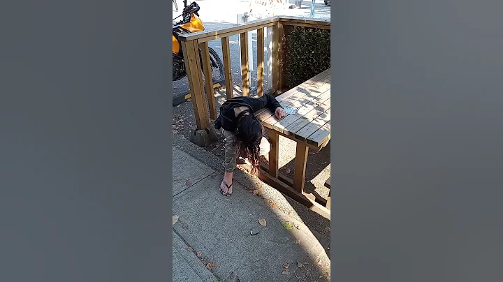 Another Women dead OUTSIDE Van Chung Pham's Reside...