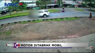 Download lagu Ngebut, Minibus di Palembang Tabrak Motor dari Belakang Hingga Terpental #LintasiNewsMalam 13/07