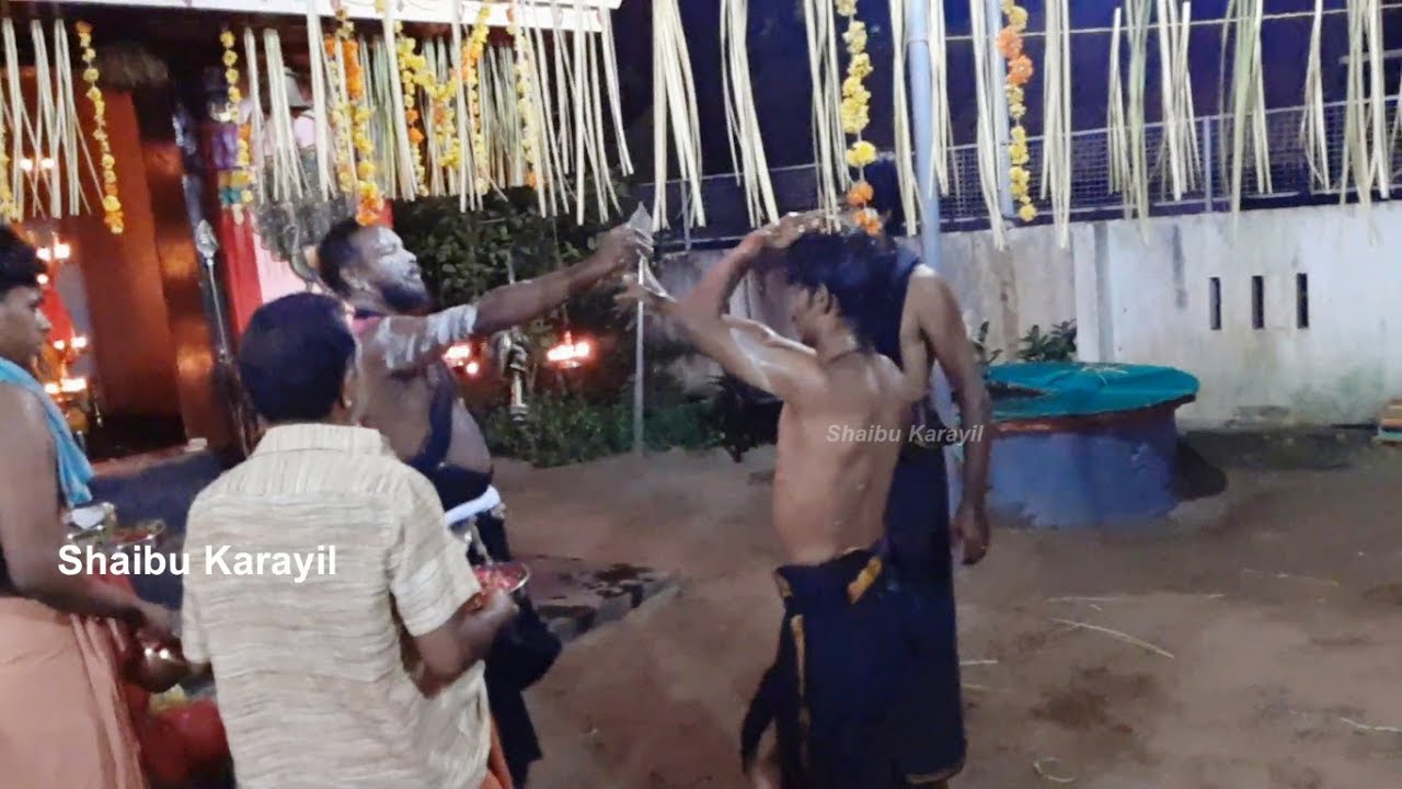 അയ്യപ്പൻ ൻറെയും മുരുകൻ സ്വാമിയുടെയും നൃത്തം | AYYAPPAN AND MURUKAN SWAMI THULLAL {NIRHTAM}