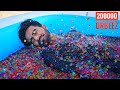 We Put 200000 Orbeez in a Pool - मजा आ गया