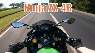 Pilotando pela primeira vez uma Kawasaki Ninja ZX-4R, Misericórdia!