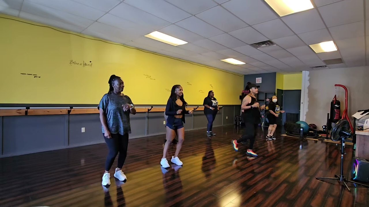 Beyoncé MOVE YOUR BODY dance