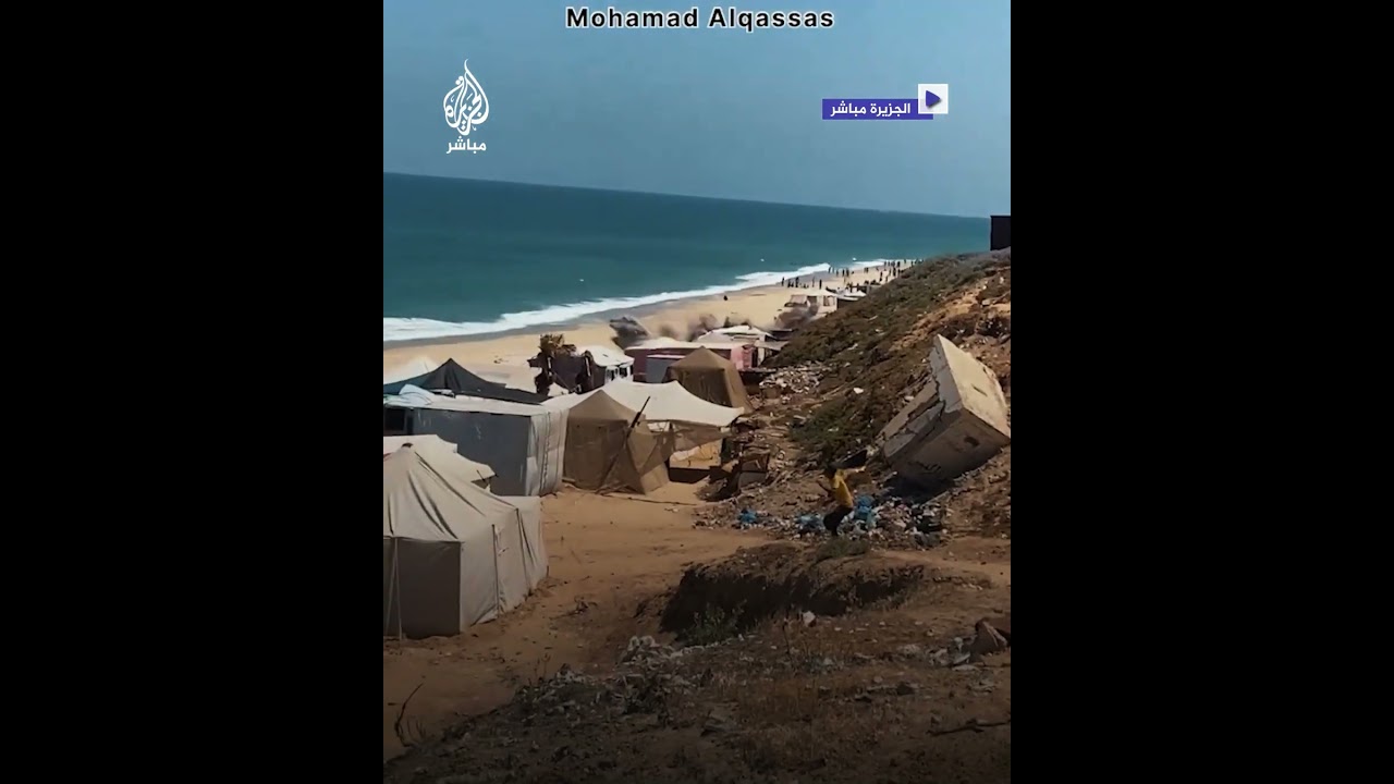 قصـ ـف إسرائيلي بجوار خيام النازحين على شاطئ بحر الزوايدة وسط قطاع غزة