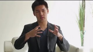 Conrad Tao explains how he performs 'Iridescence' for piano & iPad