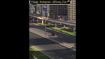 تصويراستعراض في شارع الشيخ زايد بن سلطان آل نهيان 