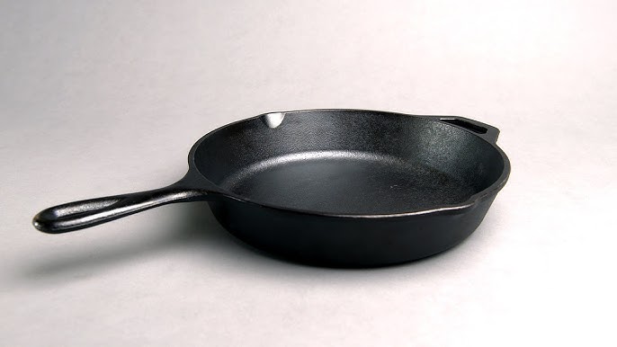 The Lodge Rust Eraser Easily Restores a Cast-Iron Skillet