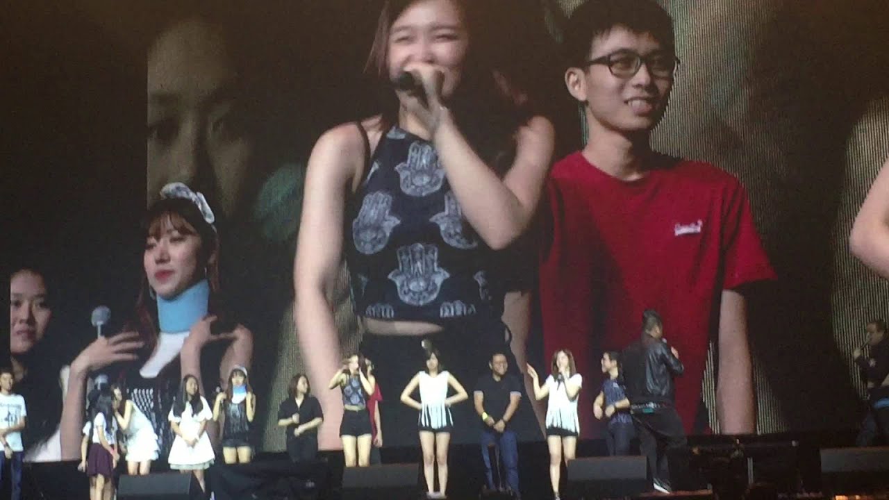 [2016.04.02] APINK PINK MEMORY DAY IN SINGAPORE - (GAME 1) EUNJI'S TEAM