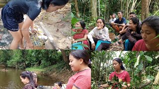 Gadis Dayak Ll Panen Buah Keranji Madu Langsung Mandi Sungai Kalimantan