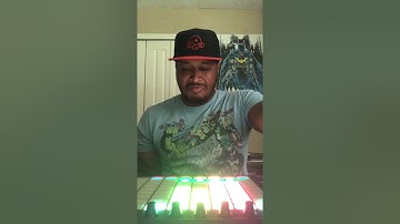 How I Make A Sample type Beat On The Akai Force! #mikevenus #akaiforce