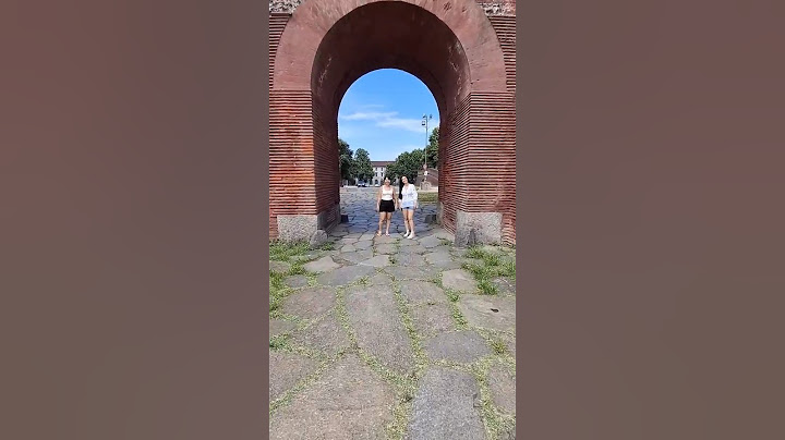 Porta Palatina, Torino, Italia • Palatine Gate, Turin, Italy 🏛️🇮🇹