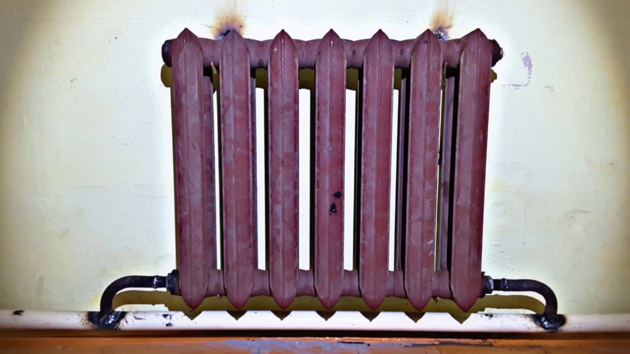 Обвязка чугунного радиатора сваркой с операционными швами. - YouTube