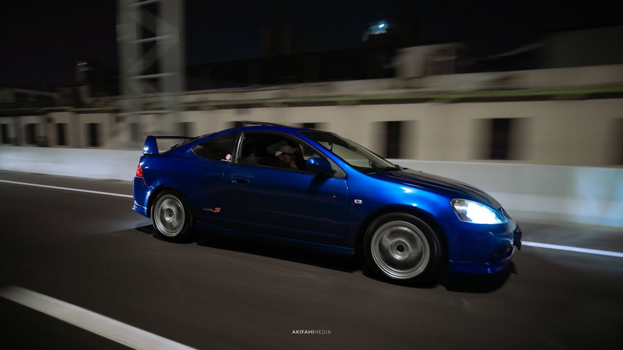 EVO 9 и INTEGRA TYPE-S на скоростной автомагистрали