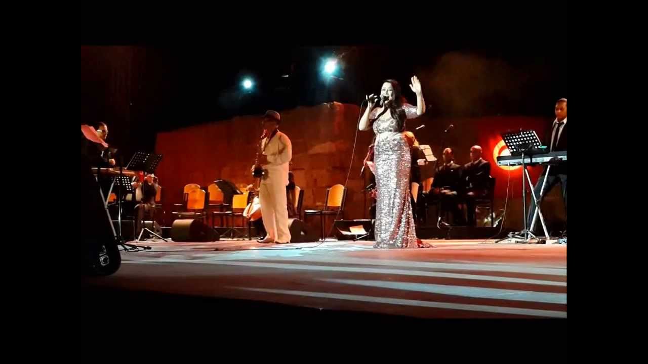 Yosra Mahnouch - Bafakar Fik (Festival Carthage) | (يسرا ...
