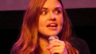 Talking about beauty - Holland Roden @ Werewolfcon