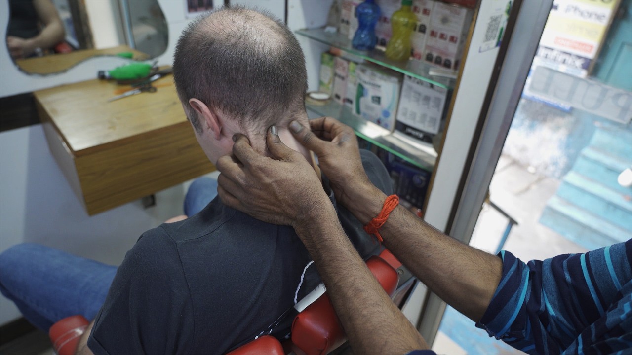 Relax in Kolkata: Long Indian Head Massage with Facial Pinching Techniques