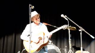 James Michael-Elvis Presley "That's alright Moma" Using loop-pedal