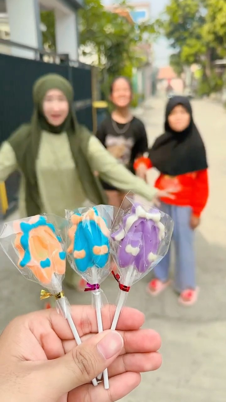 BAGI BAGI COKLAT UNIK NAZWA NANGIS KEHABISAN