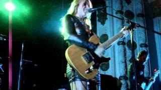 Video thumbnail of "Liz Phair @ the Metro, 1/22/11 "Mesmerizing""