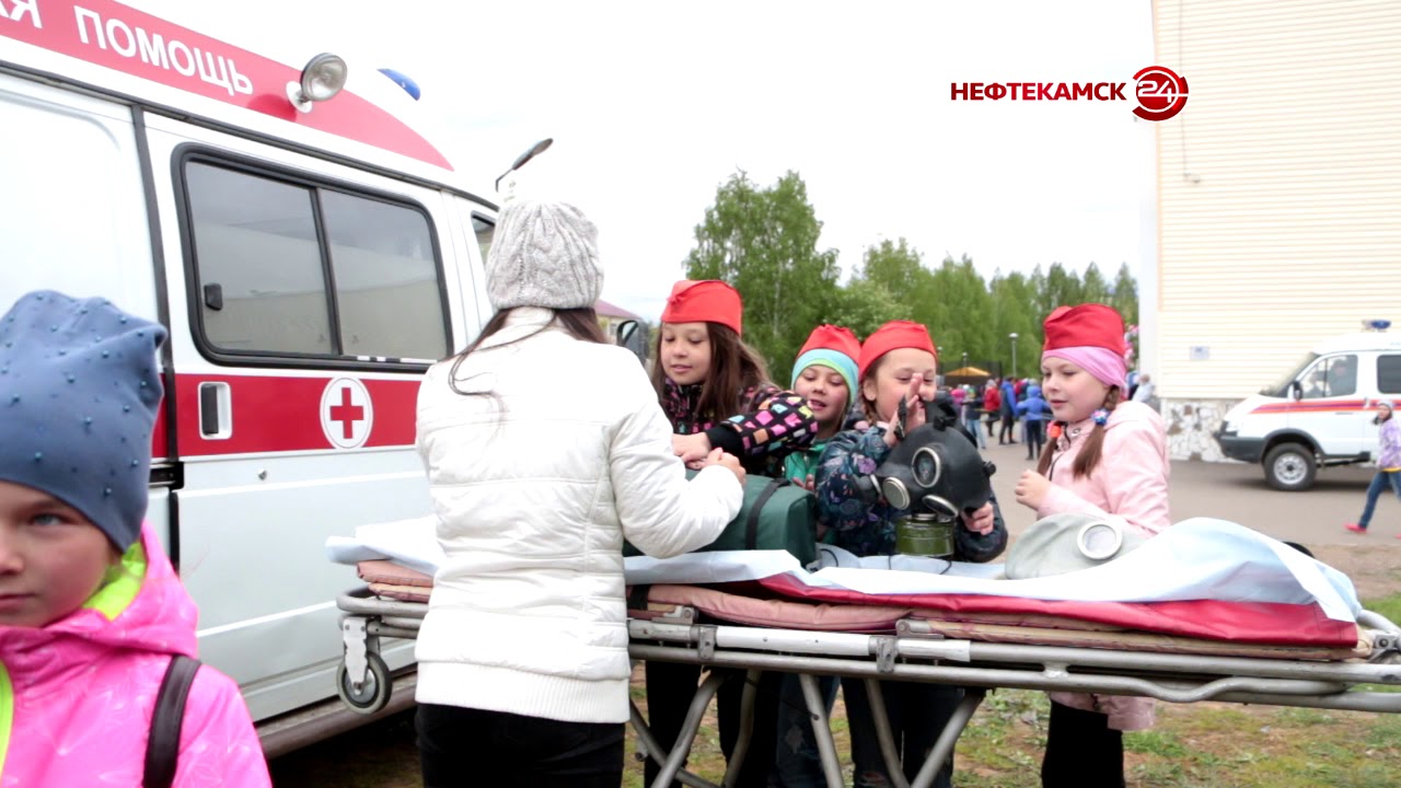 Праздник вопреки непогоде - YouTube