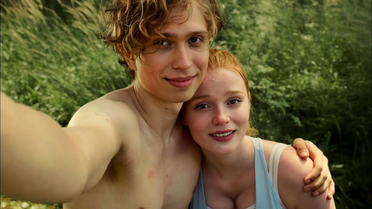 A Royal Prince Falls in Love with an Ordinary Girl | Movie Explained in Hindi/Urdu | Summarized