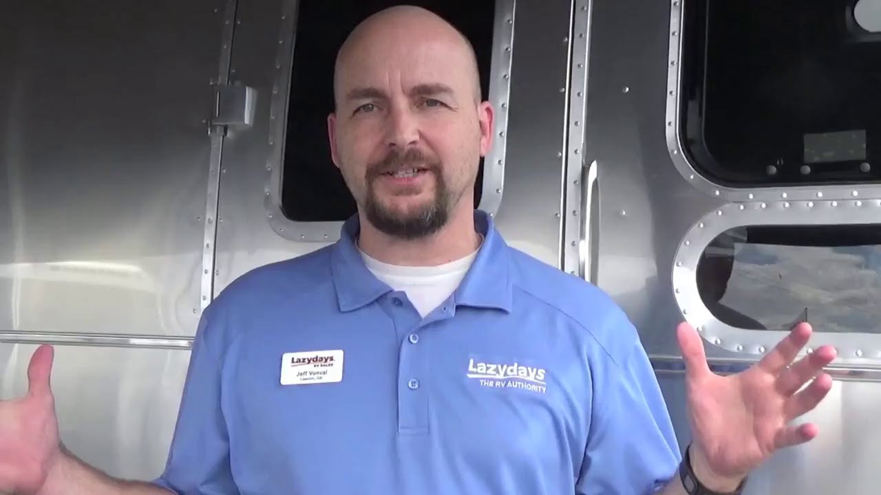 2017 Airstream Flying Cloud 26U