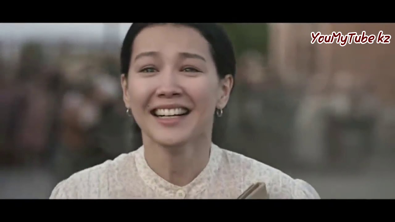 Татуировкасы бар порно Сексуалды қыз дәретханада зәр шығаруда