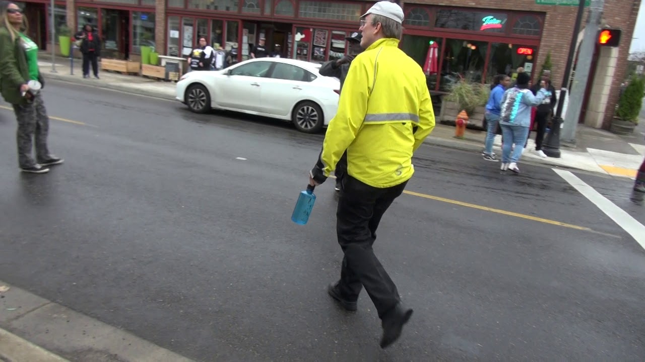 protesters make cars go the wrong way on a one way street - YouTube