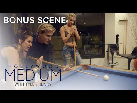 Tyler Henry Has a Blast at Game Night With Friends | Hollywood Medium Bonus Scene | E!