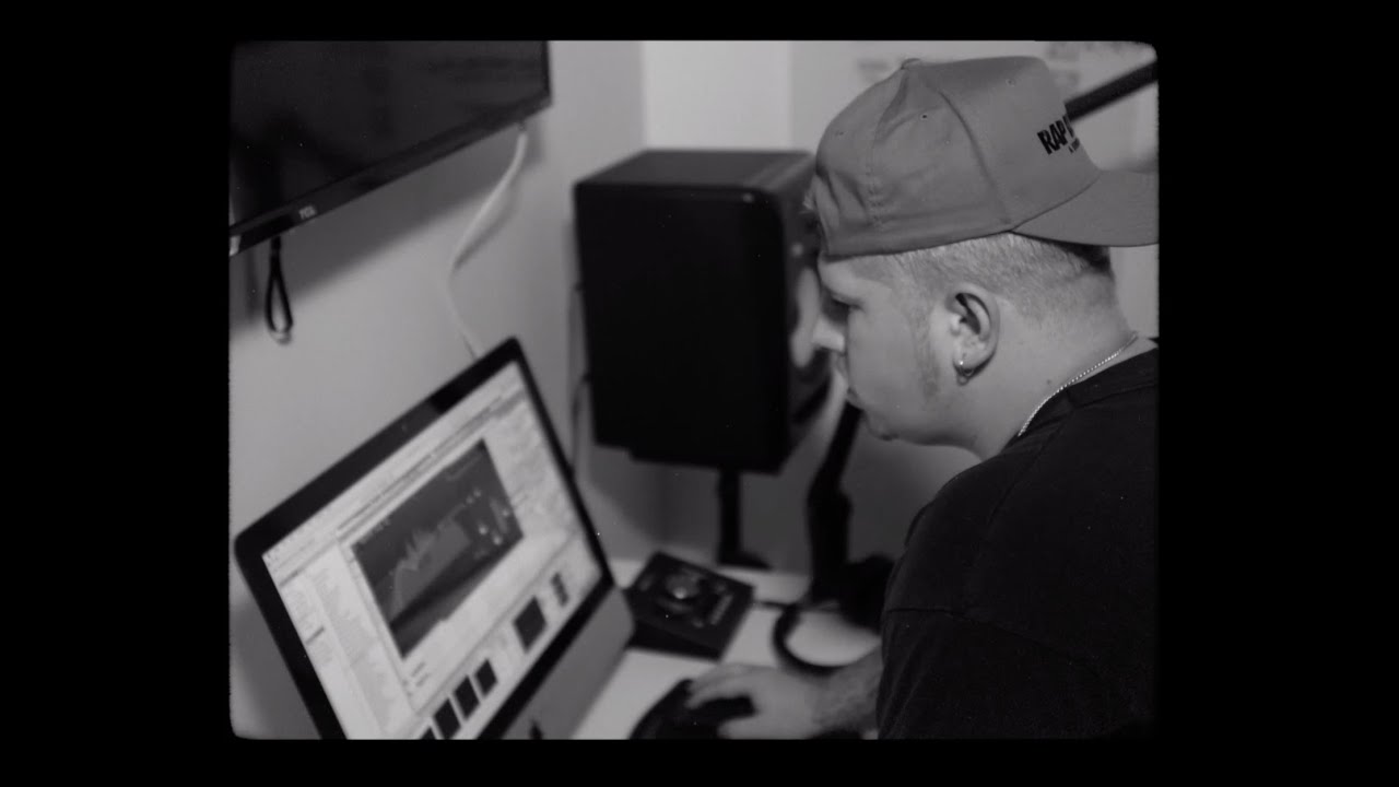 Mira ELLIS! - REPEAT (snippet) en YouTube Mira ELLIS! - REPEAT (snippet) en YouTube